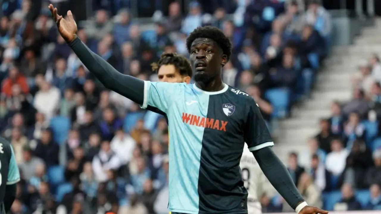 Beşiktaş'tan stoper hamlesi! Fransa basını duyurdu