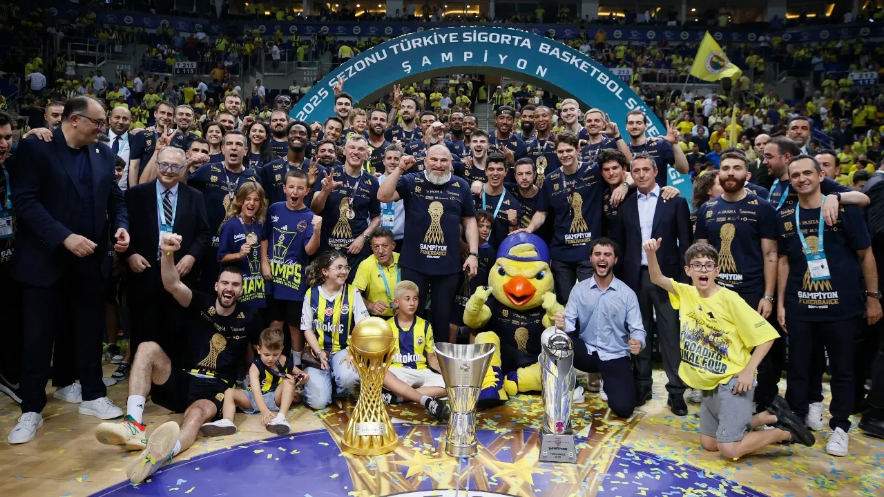 Fenerbahçe Beko'da flaş imza! NBA takımını reddetti
