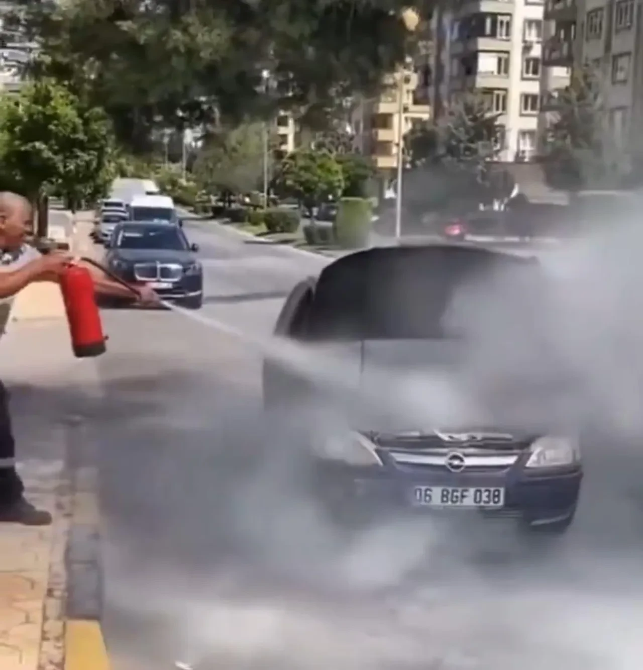 Gaziantep'te korku dolu anlar: Gözlerinin önünde alev alev yandı!