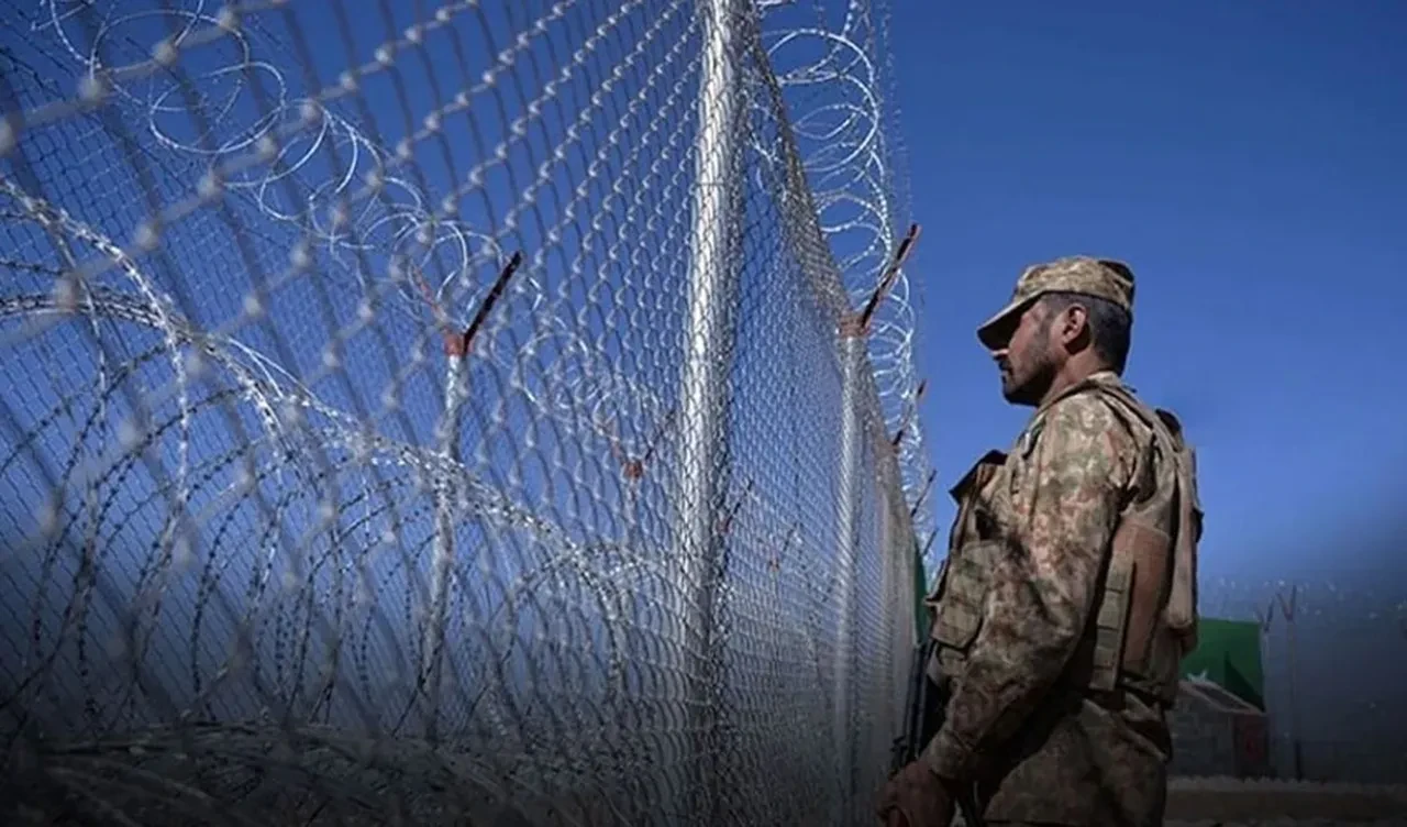 Pakistan-Afganistan sınırında gerilim! Ülkeye sızmaya çalışan silahlı 8 kişi öldürüldü