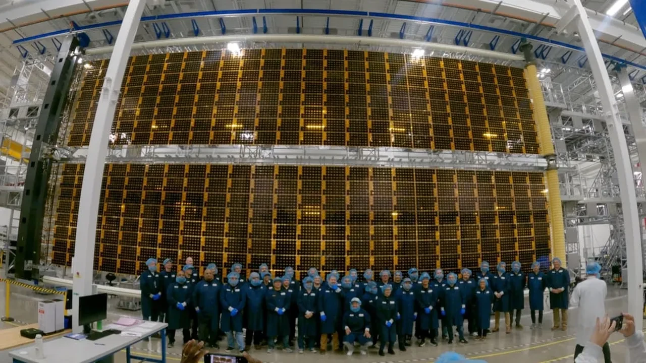 Tarihin en güçlü güneş paneli test edildi: Hedef Ay yörüngesi!