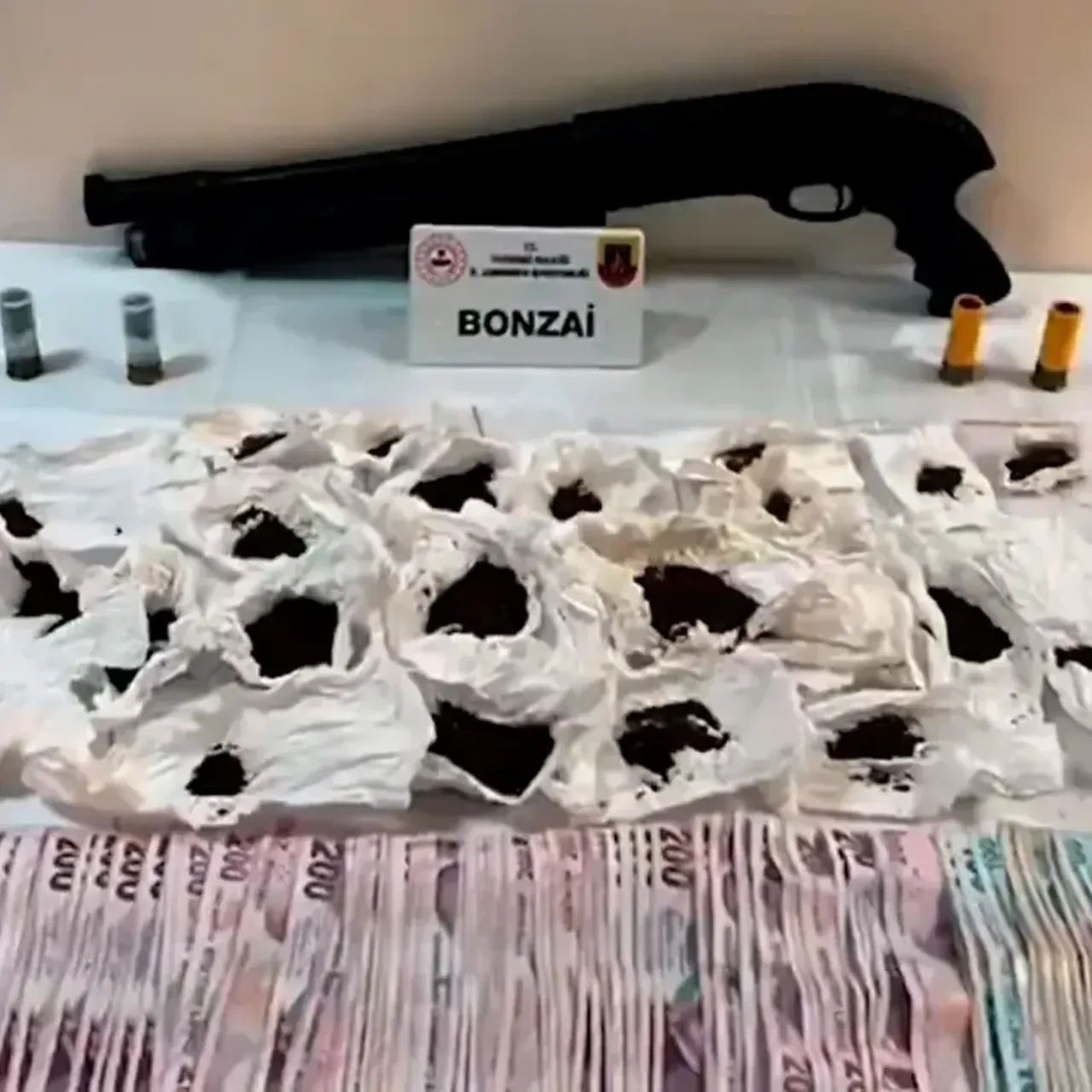 Tekirdağ'da büyük uyuşturucu operasyonu! 65 torbacı yakalandı 