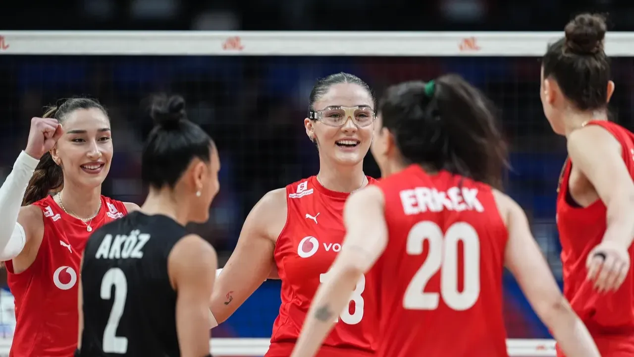 Türkiye - Hollanda voleybol maçı ne zaman, saat kaçta? Filenin Sultanları 3. haftanın ilk maçına çıkacak