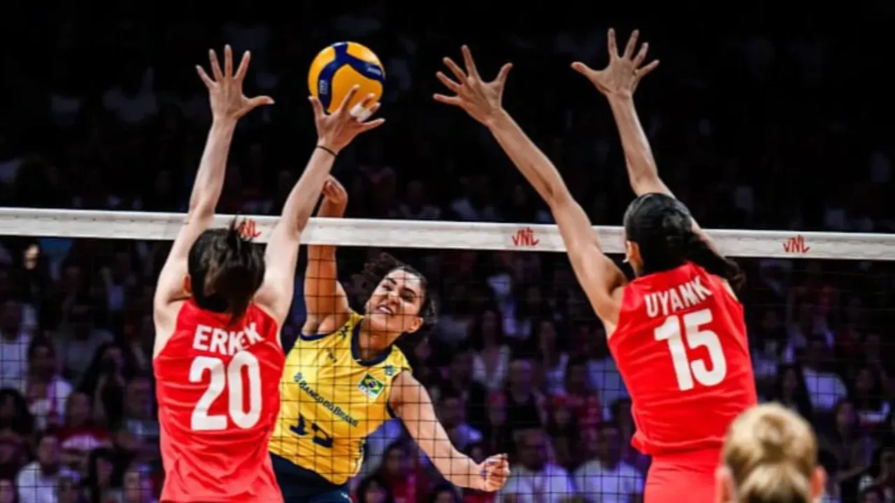 Türkiye - Hollanda voleybol maçı ne zaman, saat kaçta? Filenin Sultanları 3. haftanın ilk maçına çıkacak