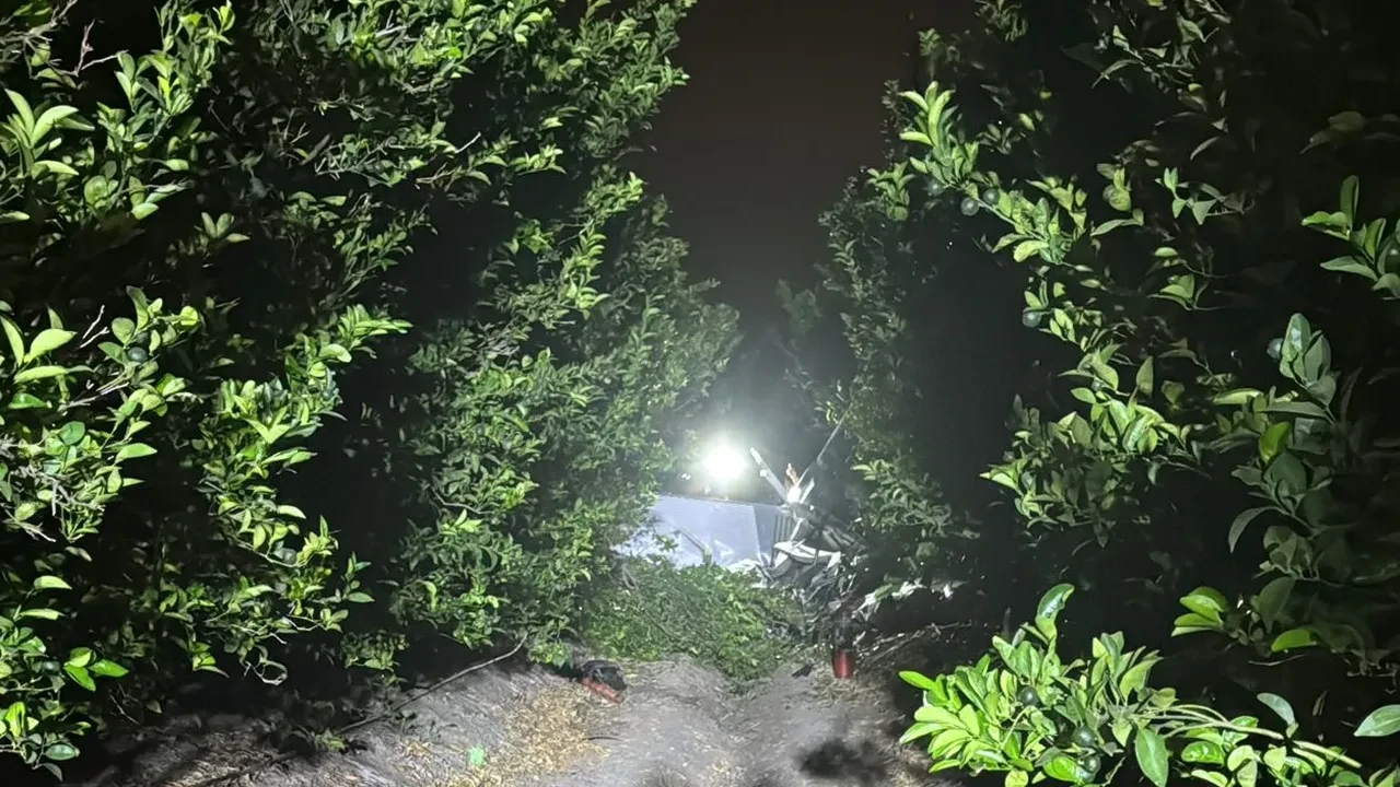 Adana'da uçak düştü! Vali Köşger'den açıklama