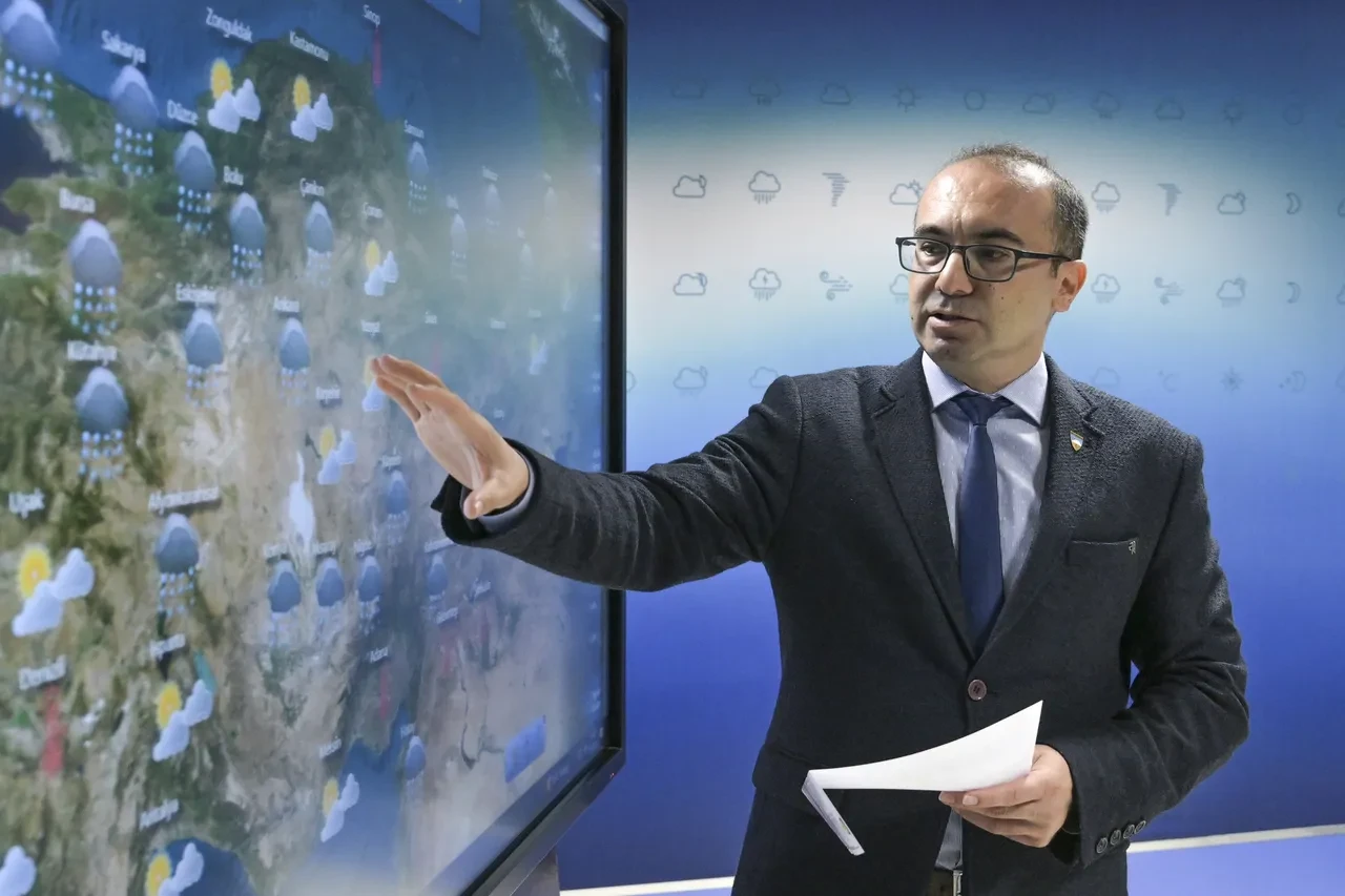 Ağustos yağmurlu başlıyor! Meteoroloji'den sağanak ve fırtına uyarısı