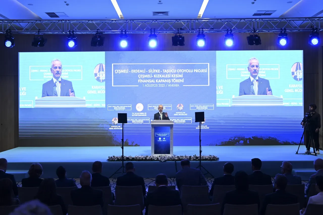 Bakan Uraloğlu duyurdu: 2,5 saatlik yol 18 dakikaya düşüyor