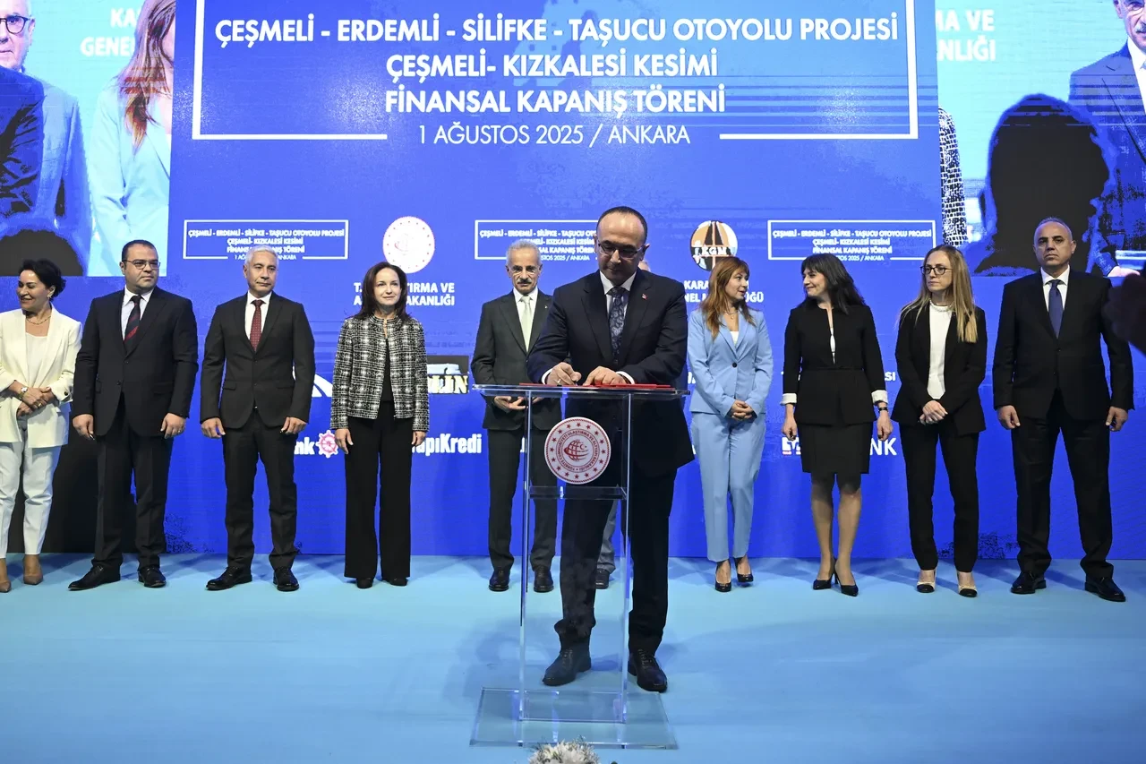 Bakan Uraloğlu duyurdu: 2,5 saatlik yol 18 dakikaya düşüyor