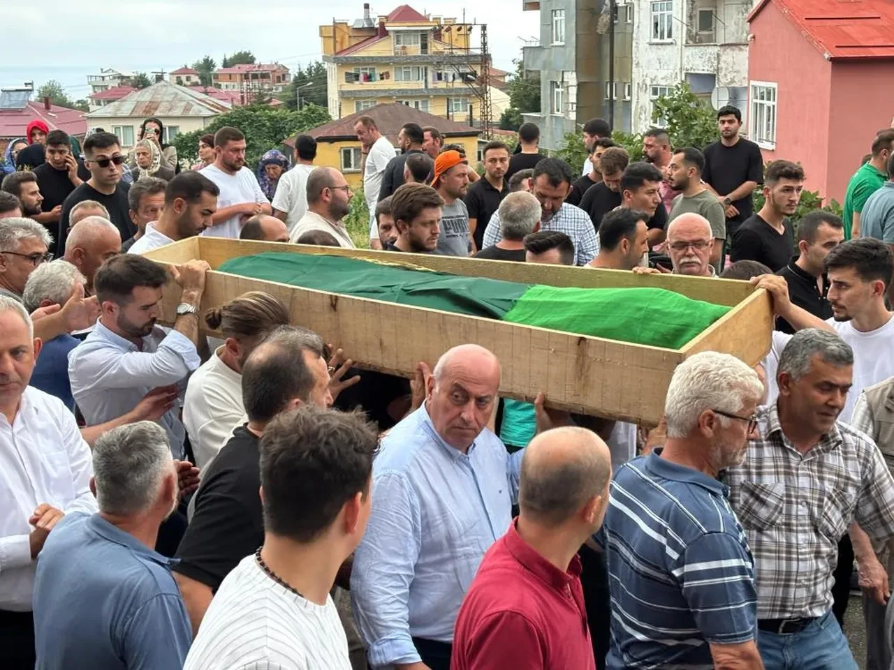 Boşanma aşamasındaki eşi tarafından katledilen Sinem Topaloğlu'na son veda! O sözler ve acı detay yürek yaktı