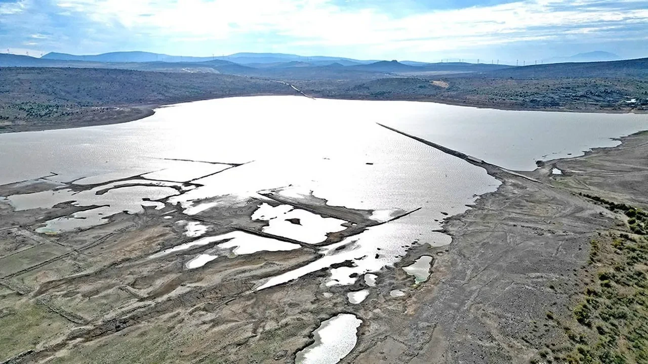 Çeşme'de su krizi büyüyor! Kesinti süresi uzatıldı: 10 saat boyunca sular olmayacak
