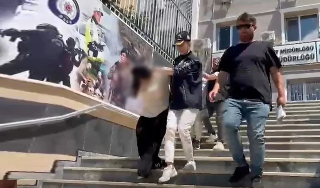 Çocuk bakıcısından 5 milyonluk vurgun! Dolarlar, eurolar, bileklikler ve kolyelerle yakalandı