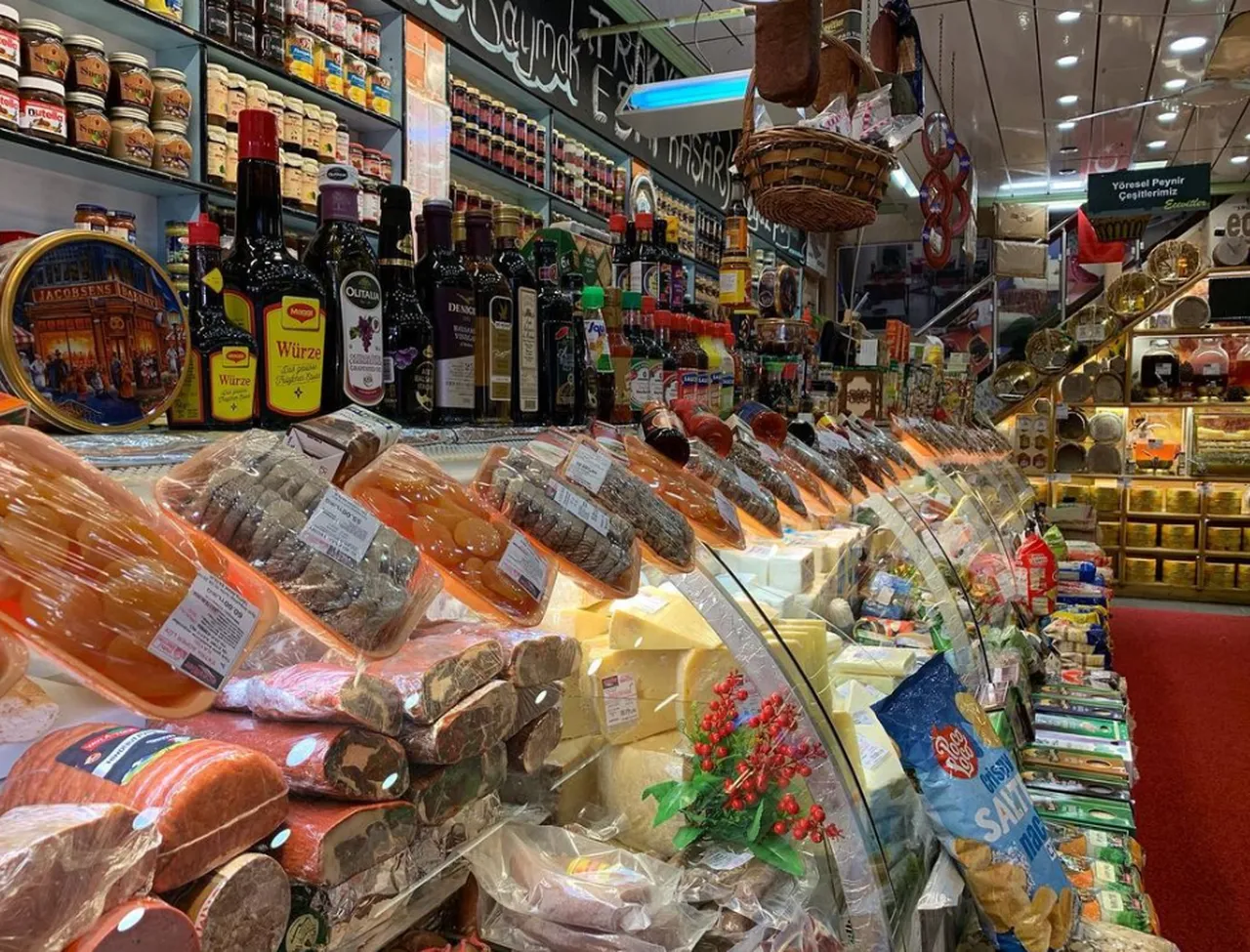 Çocuklar kahvaltıda yiyor! Salamda domuz eti, baharatta yasaklı boya