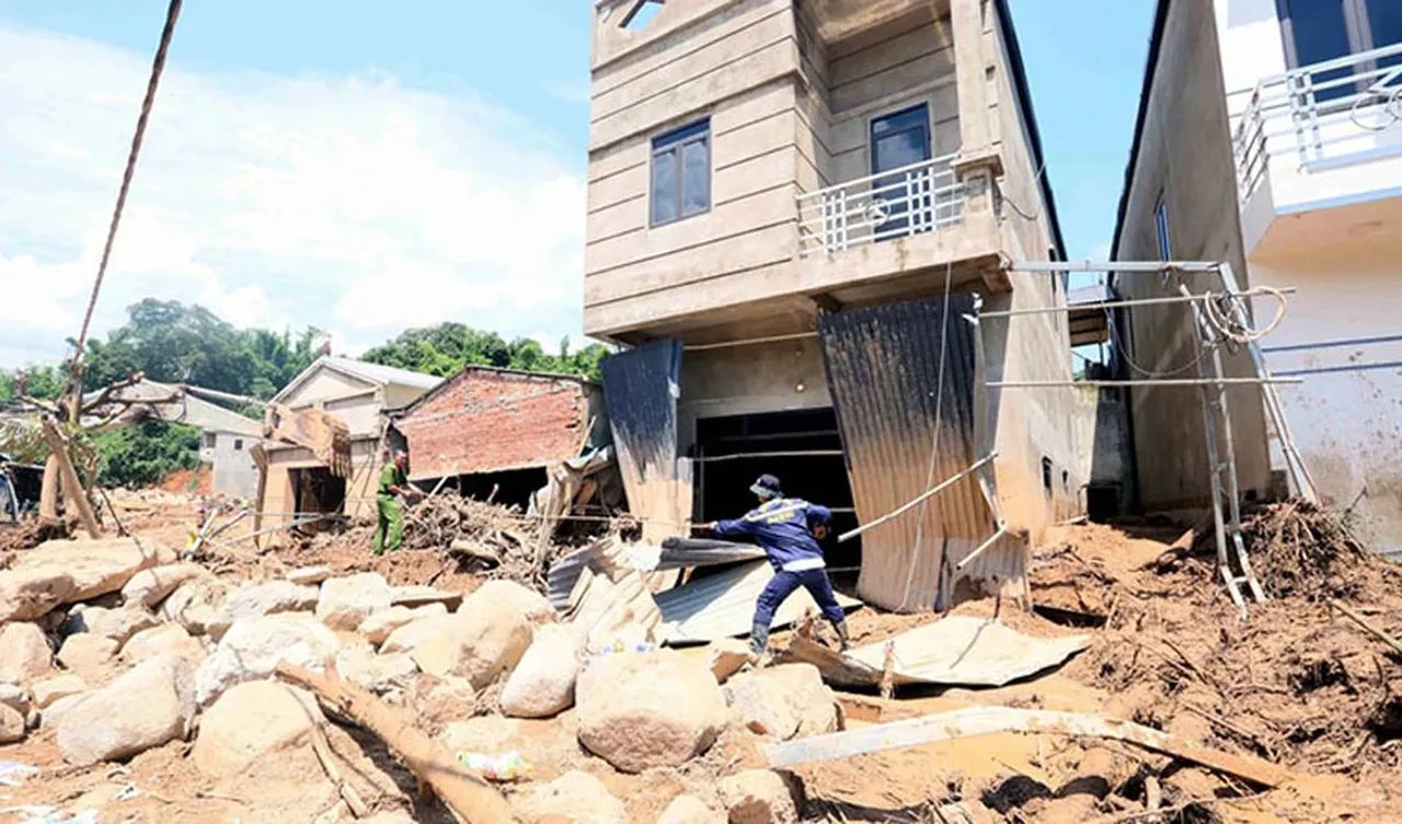 Deniz suyu yükseldi, Vietnam kabusu yaşadı! Ölü ve kayıplar var