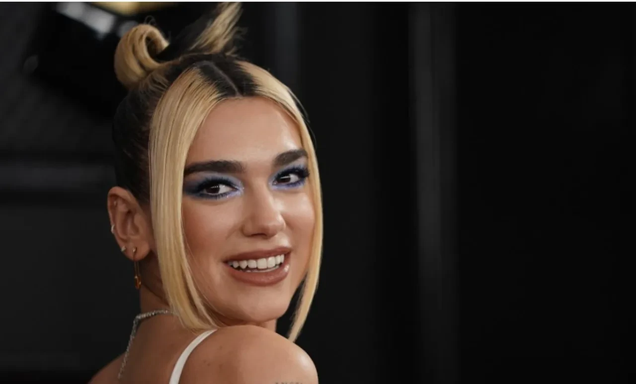 Dua Lipa, üçüncü vatandaşlığını aldı!