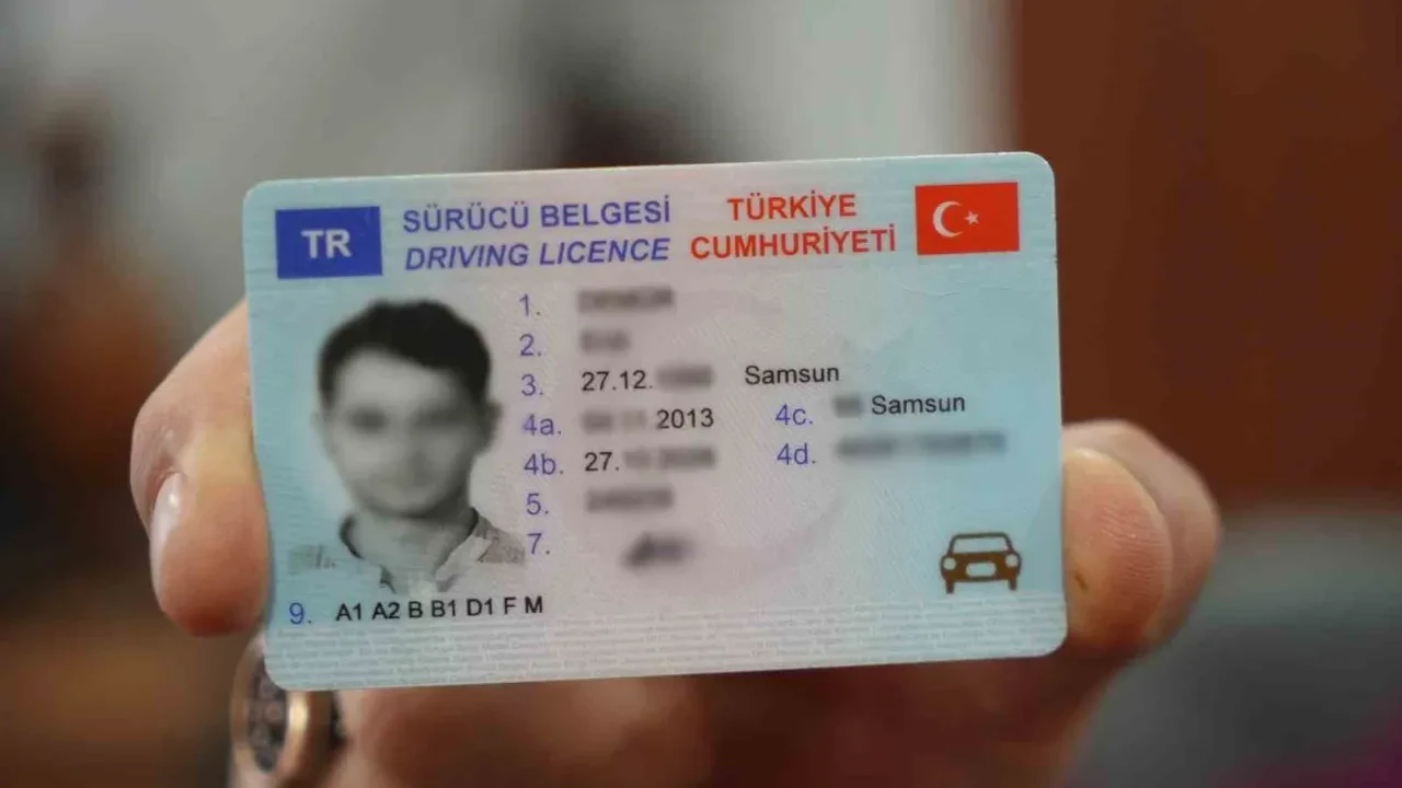 Ehliyet yenileme süresi uzatıldı mı son dakika? İçişleri Bakanı Ali Yerlikaya açıklama yaptı