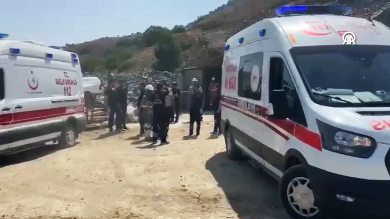 Elazığ'da maden ocağında göçük! Enkaz altında kalan işçiyi kurtarma çalışması sürüyor