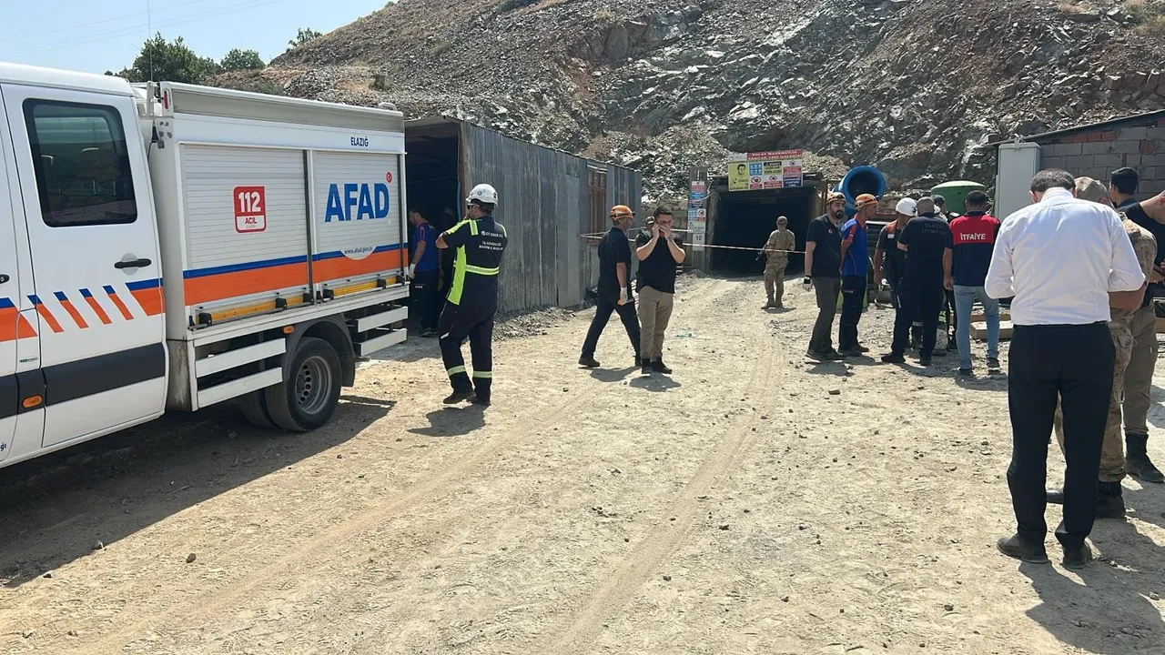 Elazığ'da maden ocağında göçük! Enkaz altında aranan işçiden acı haber geldi  