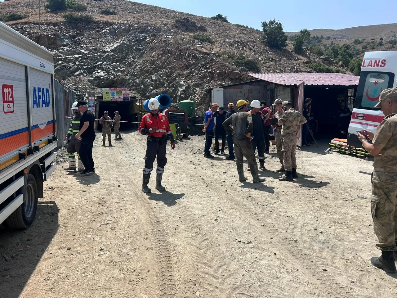 Elazığ'da maden ocağında göçük! Enkaz altında aranan işçiden acı haber geldi  
