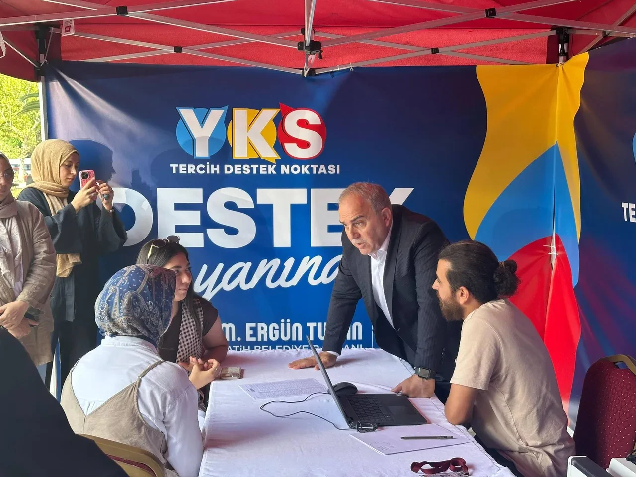 Fatih Belediyesi’nden üniversite adaylarına tercih desteği