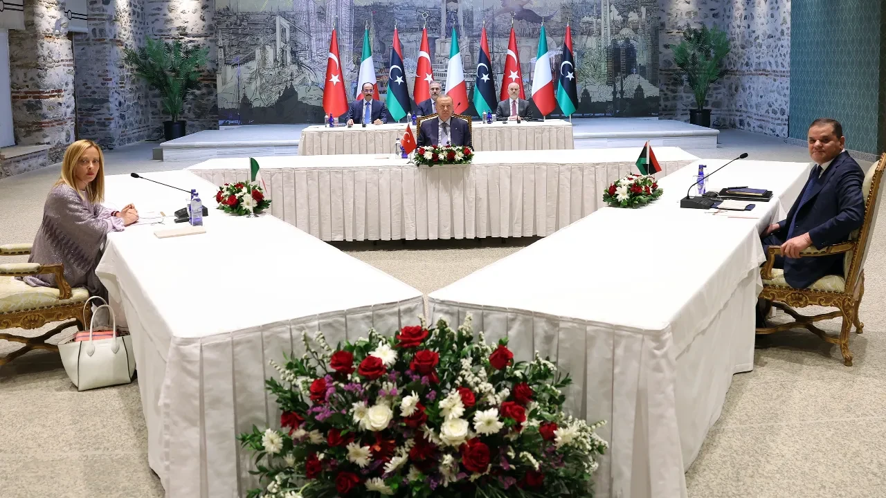 İstanbul'da kritik zirve! Cumhurbaşkanı Erdoğan'dan Meloni ve Dibeybe görüşmesinde Gazze vurgusu: Kalıcı çözümü açıkladı