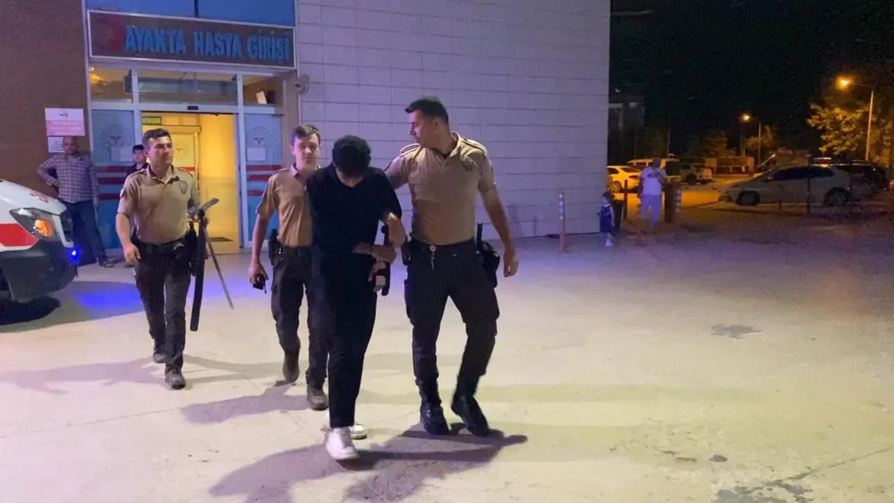 Kemerinin içinden öyle bir şey çıktı ki! Zabıtalar da şaşkına döndü