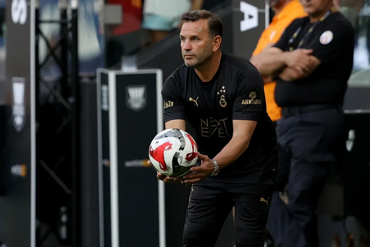 Okan Buruk'tan yeni müjde! Kaleci transferi ve Osimhen açıklaması