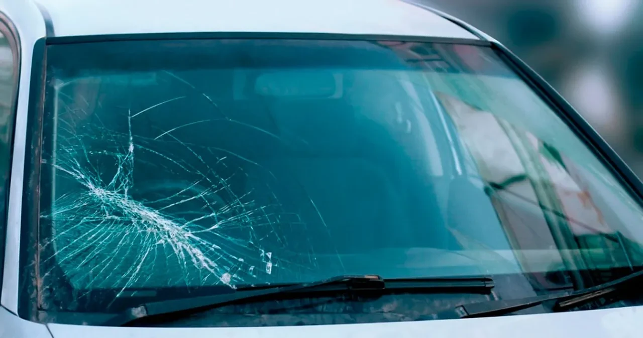 Otomobil camında çatlak olanlar aman dikkat! Bunları kesinlikle yapmayın