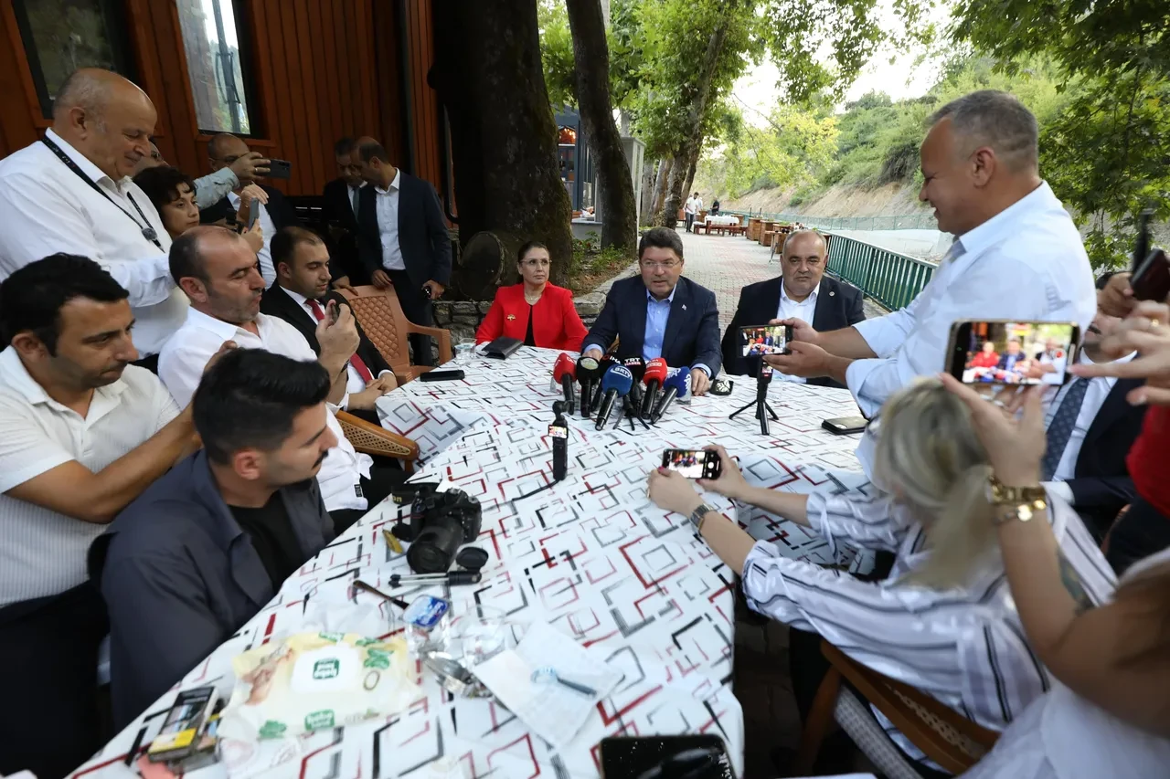 Abdullah Öcalan serbest bırakılacak mı? Bakan Tunç son noktayı koydu