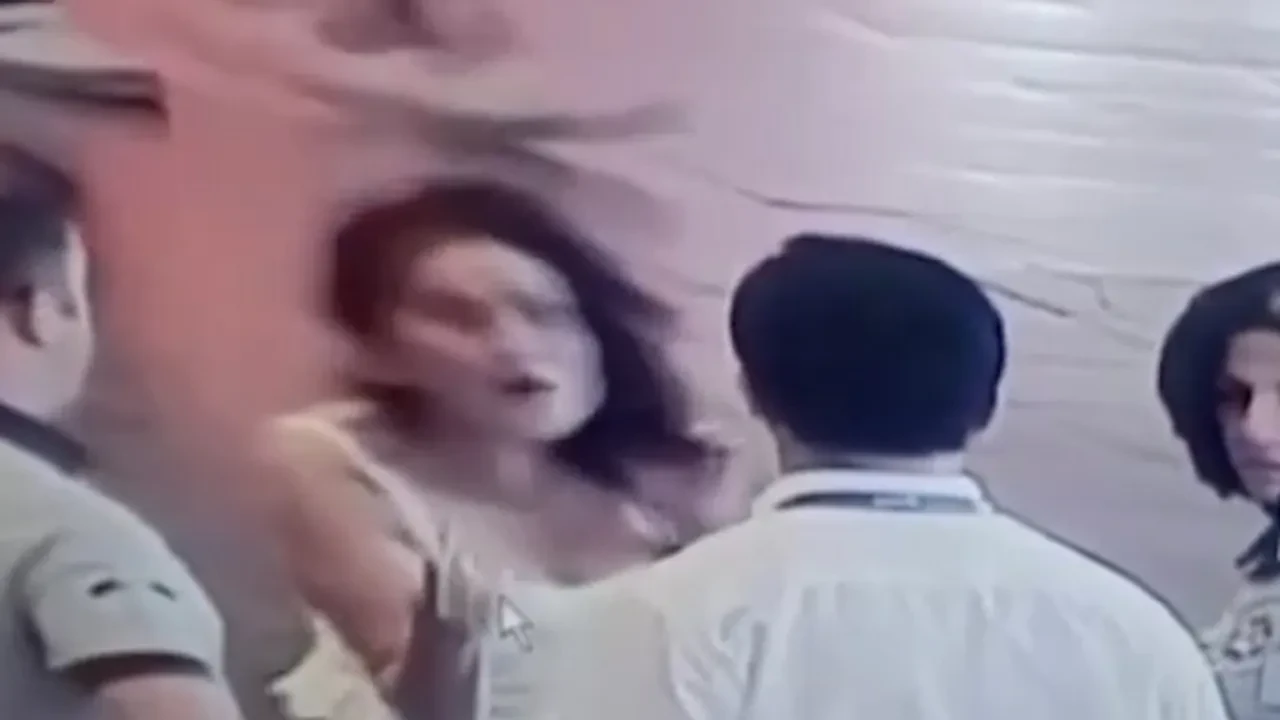 Alkollü kadın otogarı birbirine kattı! Görevlinin saçlarını kopardı: O anlar kamerada