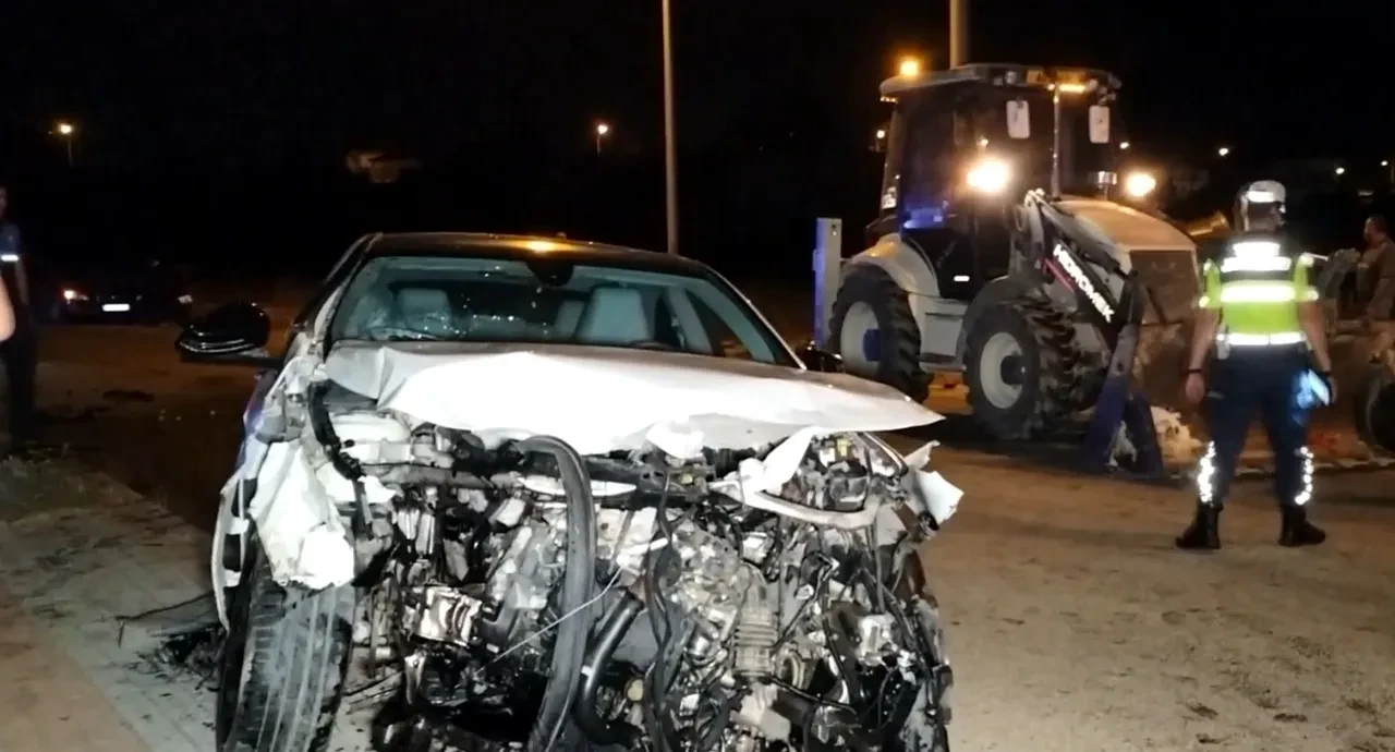 Antalya'da feci kaza! Yaralılar var