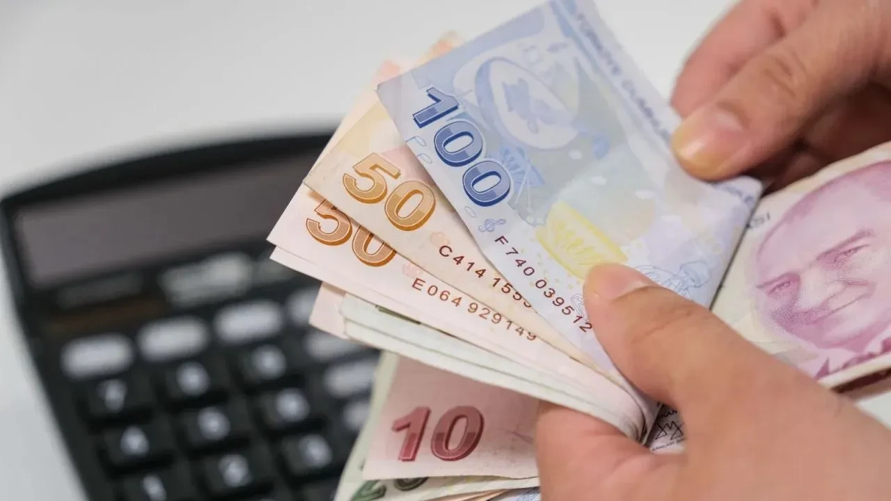 Asgari ücret için ara zam çağrısı! "Ocak ayı beklenmemeli"
