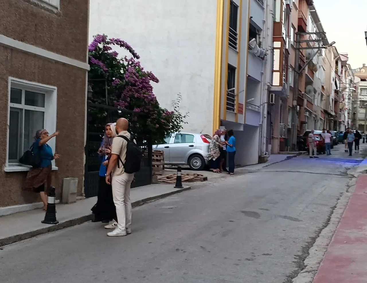 Balıkesir'de şiddetli deprem! İstanbul ve çevre illerde de hissedildi