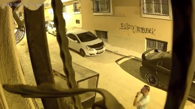 Elazığ’da bir hırsız alarmdan korkup kaçtı