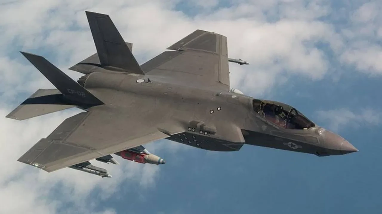 İngiltere'nin F-35 savaş uçağı havada arızalandı! Japonya'ya acil iniş yaptı