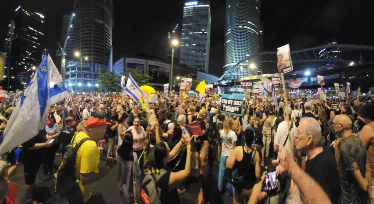 İsrail'de halk Netanyahu'ya karşı sokağa indi: Gazze'de katliam dursun diye genel grev çağrısı