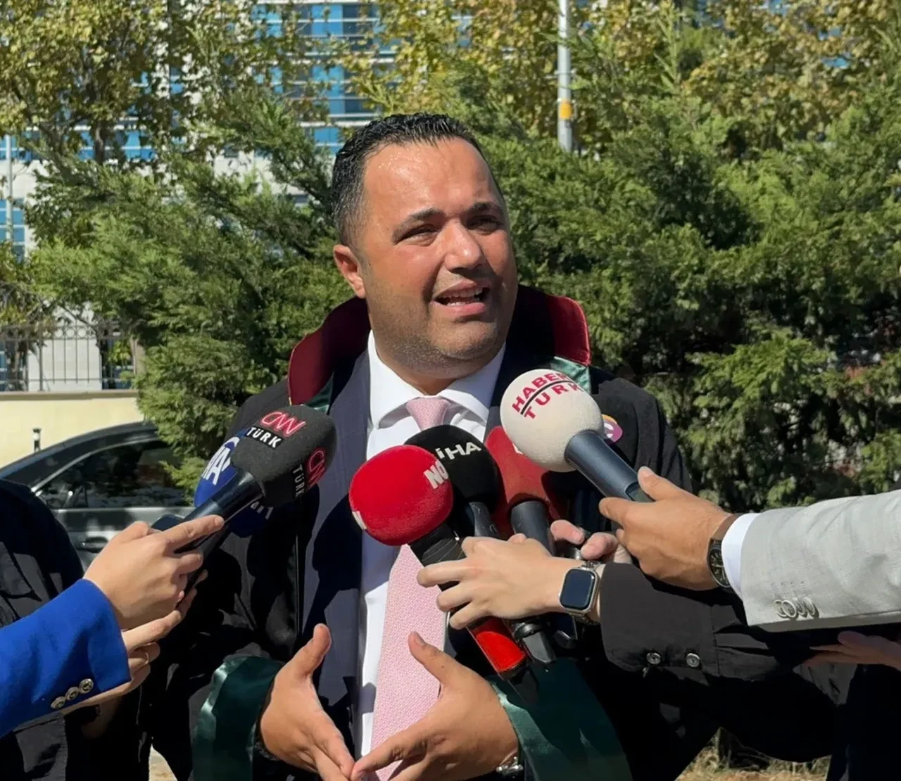 Ünlü avukat Rezan Epözdemir gözaltına alındı! Bu sabah yurt dışına çıkacaktı