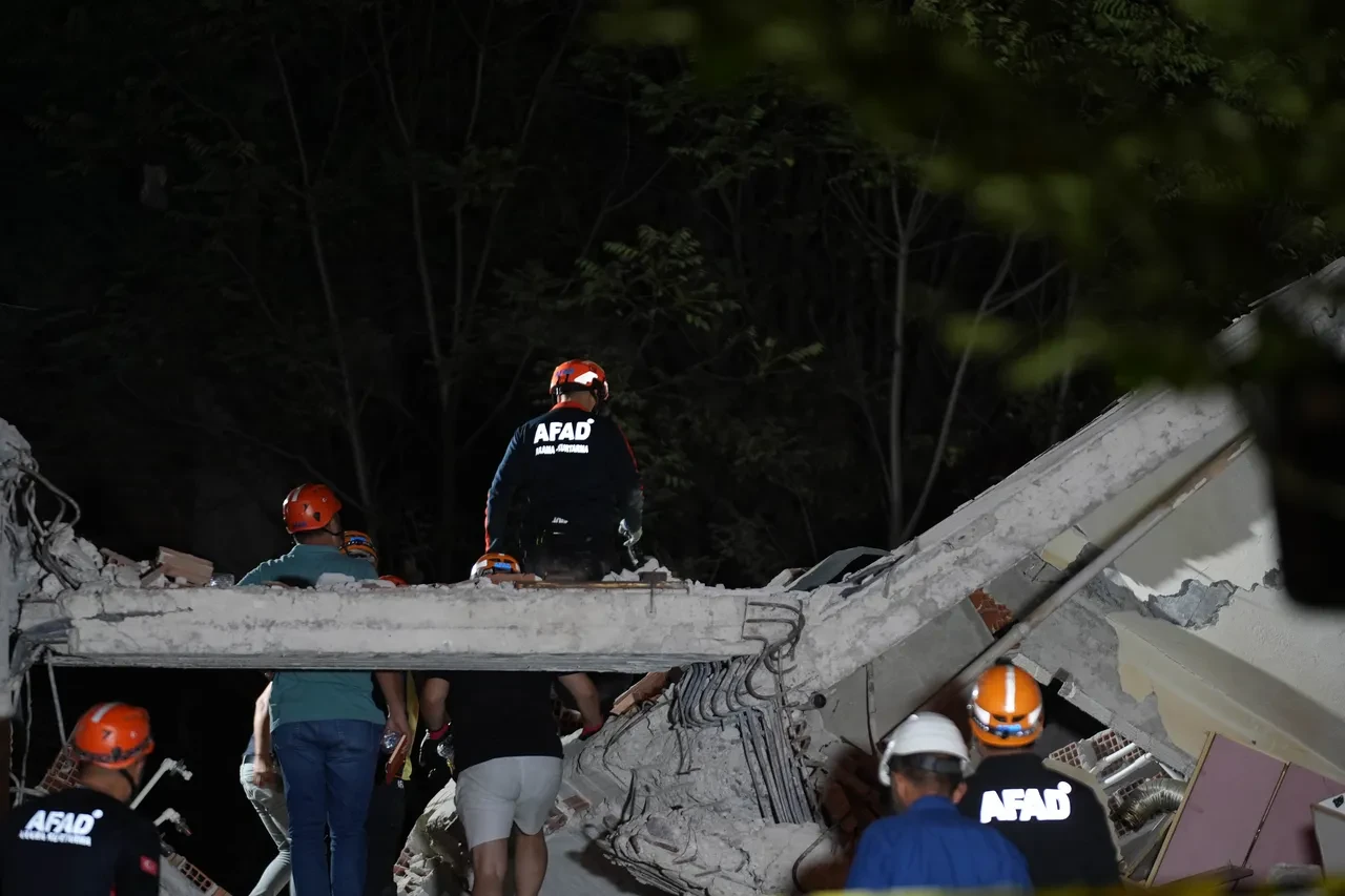 Balıkesir depremi İstanbul'u etkiler mi? Naci Görür'den dikkat çeken açıklama