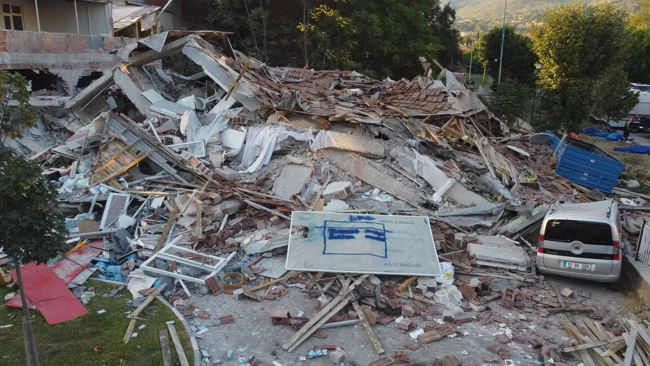 Balıkesir depremi sonrası o faya dikkat çekip uyardı! Prof. Dr. Hasan Sözbilir'den dikkat çeken açıklama 