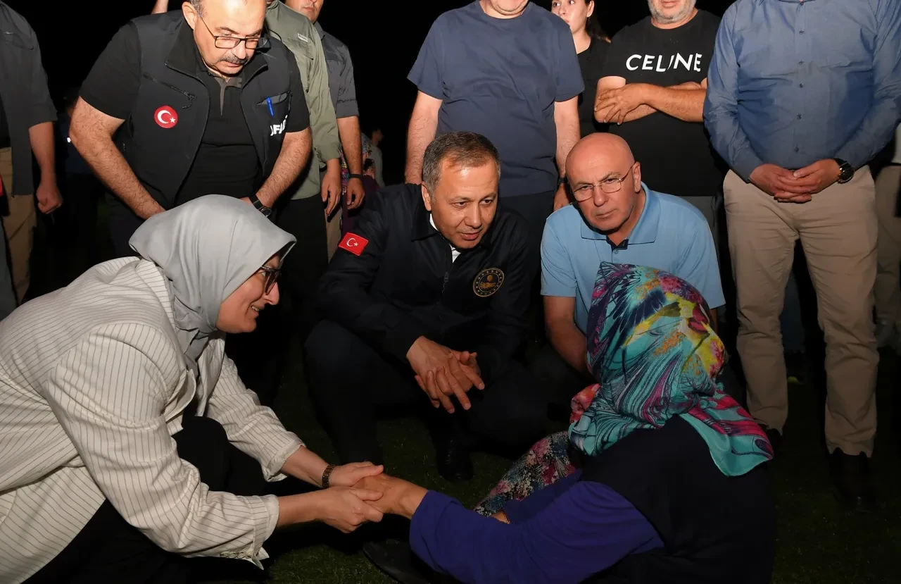 Balıkesir'de şiddetli deprem! İstanbul ve çevre illerde de hissedildi