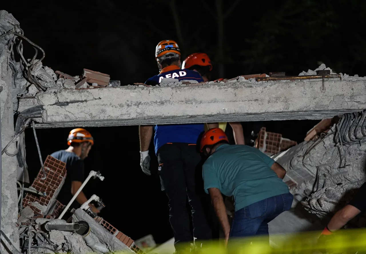 Balıkesir'de şiddetli deprem! Osman Bektaş dikkat diyerek o ili uyardı