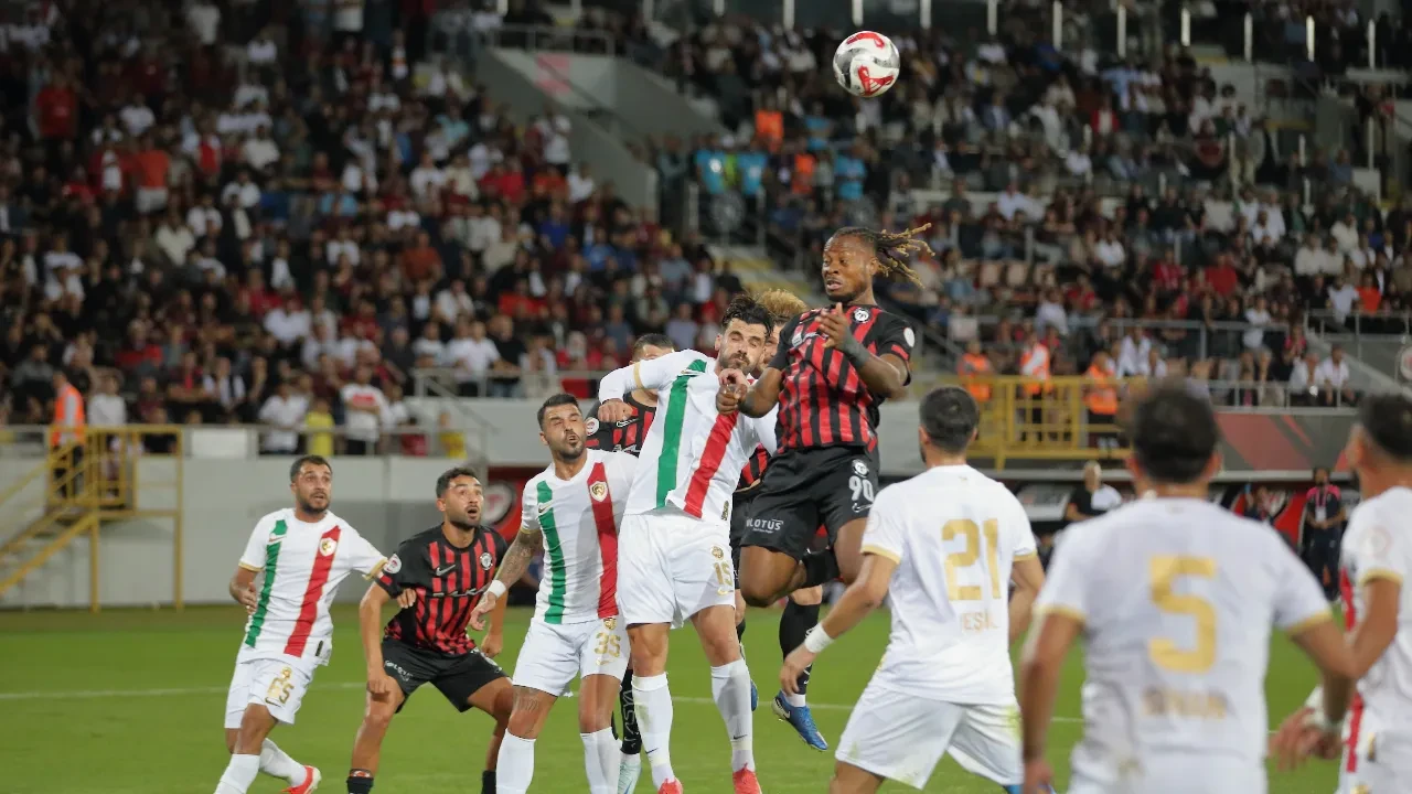 Çorum FK Amed Sportif Faaliyetler'i 2-0 yendi