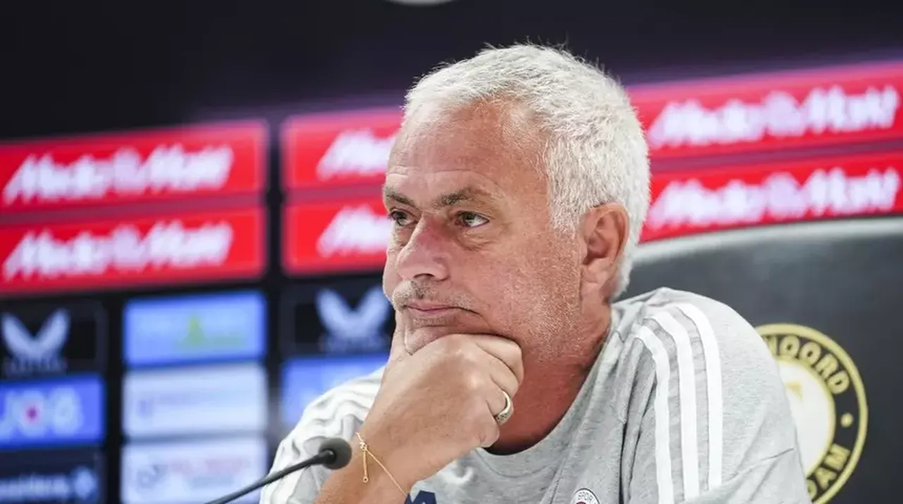 Fenerbahçe'de ortalık karıştı! Mourinho yönetime resti çekti