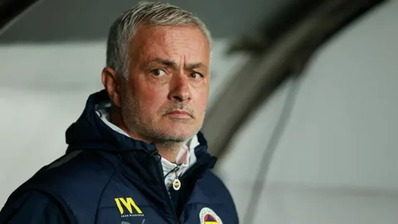 Fenerbahçe'de ortalık karıştı! Mourinho yönetime resti çekti
