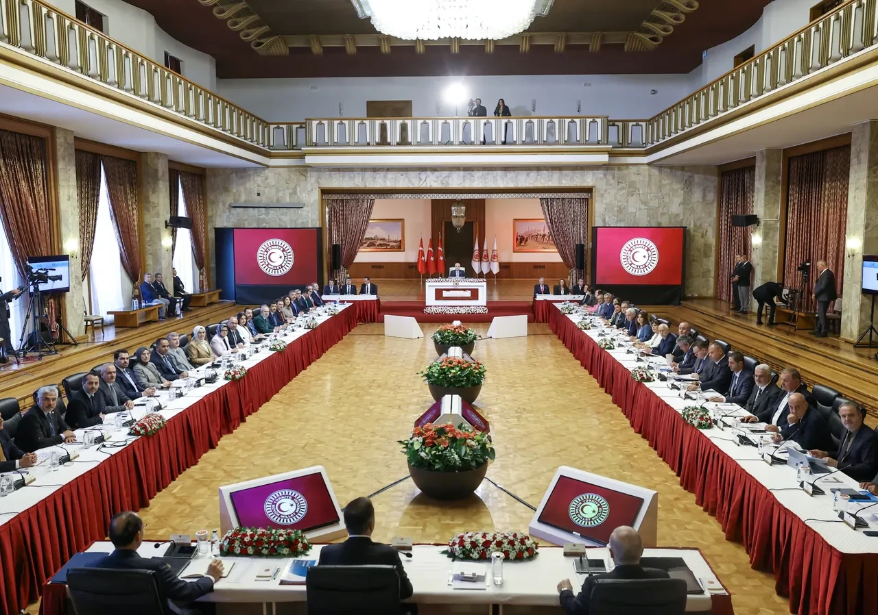 Kabine toplantısı başladı! Gündemde hangi konular var?