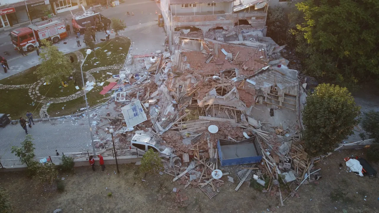 Şükrü Ersoy'dan beklenen İstanbul depremiyle ilgili açıklama! "8 büyüklüğünde deprem üretebilir"