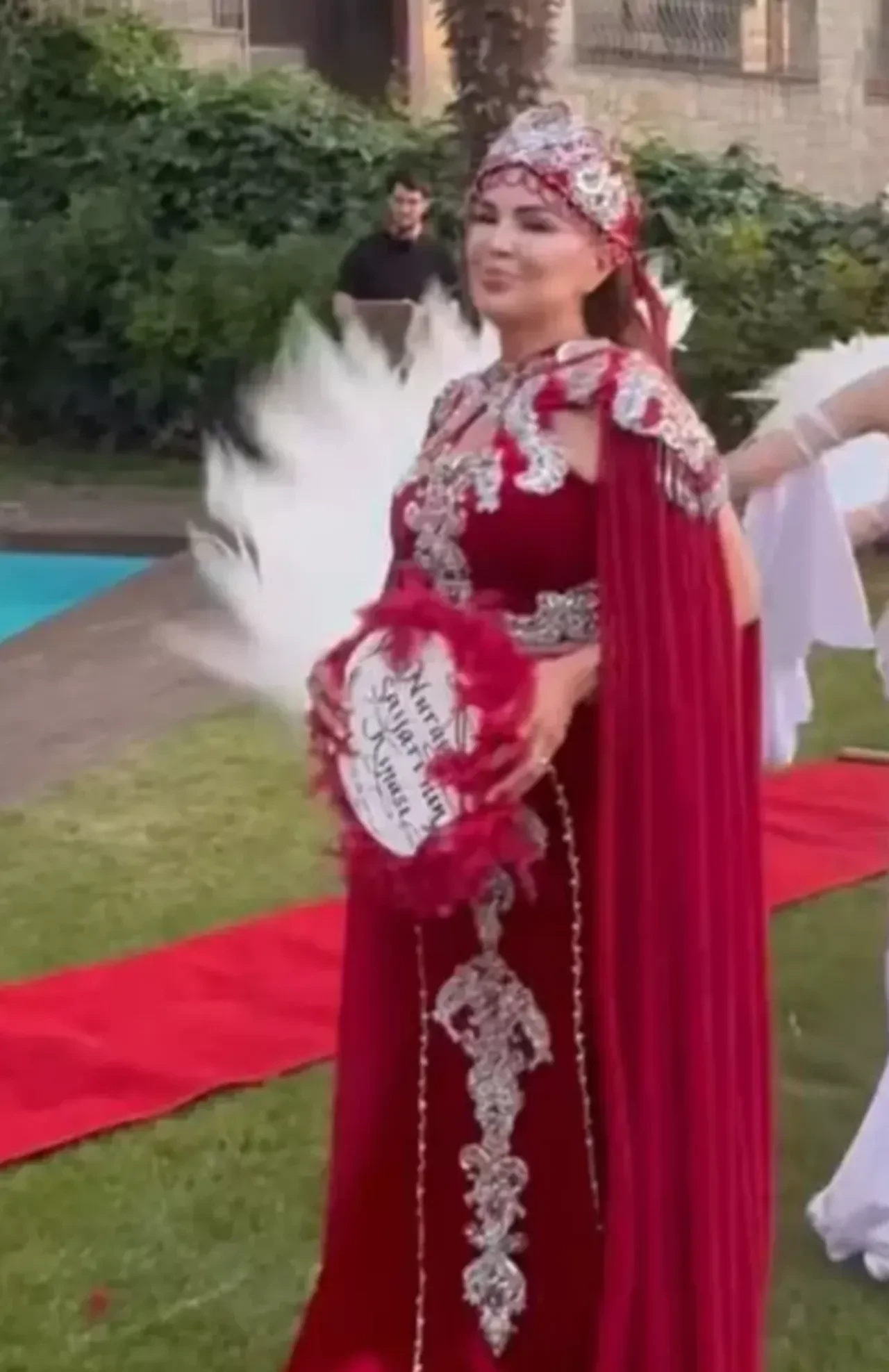 Ünlü astrolog Nuray Sayarı evleniyor! Hamilelik iddialarına jet cevap