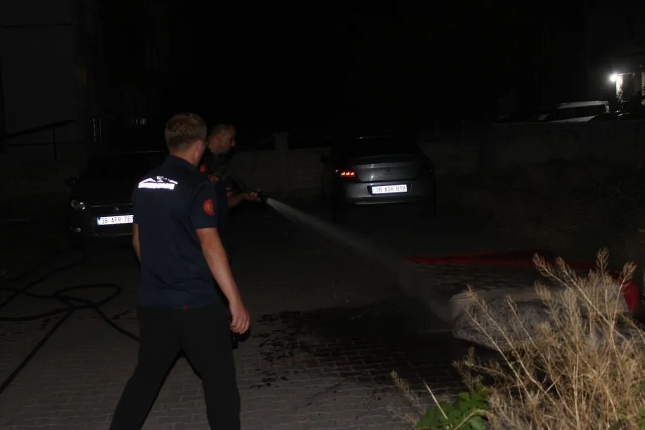 Yandığından haberi bile yoktu! Yoldan geçerken fark edilmese faciayla sonuçlanacaktı