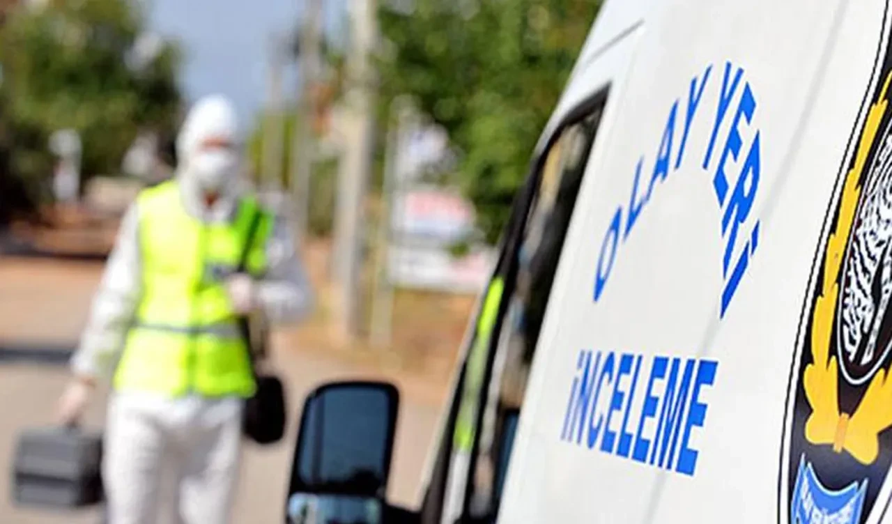 Yoldan geçenler şoke oldu! Motosikletin yanında ölü bulundu!