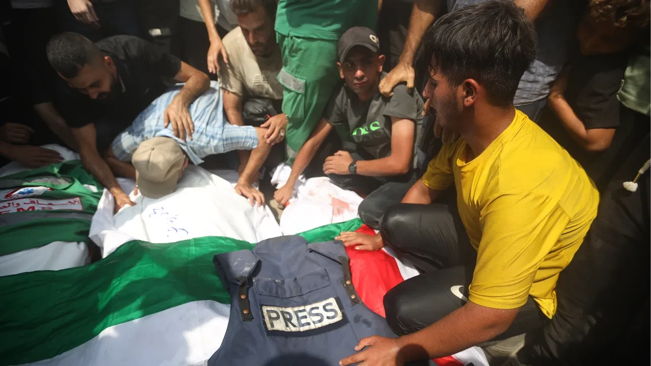 AK Parti'den Gazze'de gazetecileri katleden İsrail'e tepki