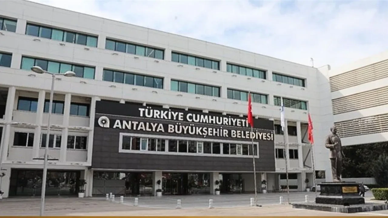 Antalya belediyesine yeni operasyon! Milyonluk rüşvet iddiası